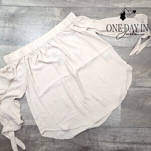 Premise Studio Off Shoulder Long Sleeve Top Size L